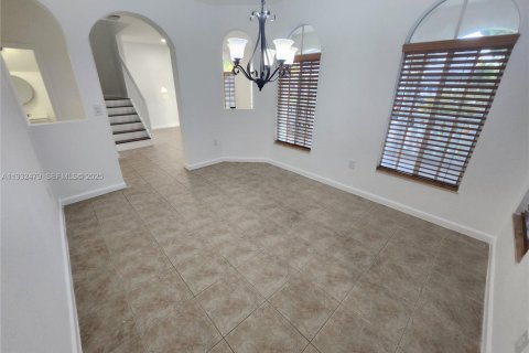Villa ou maison à louer à Homestead, Floride: 4 chambres, 205.41 m2 № 2252426 - photo 9