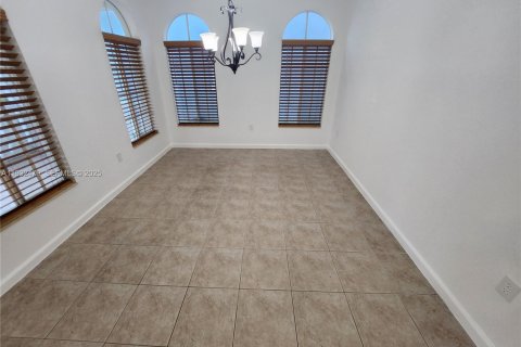 Villa ou maison à louer à Homestead, Floride: 4 chambres, 205.41 m2 № 2252426 - photo 8