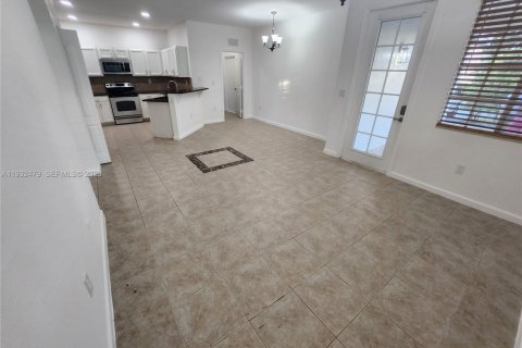 Villa ou maison à louer à Homestead, Floride: 4 chambres, 205.41 m2 № 2252426 - photo 14