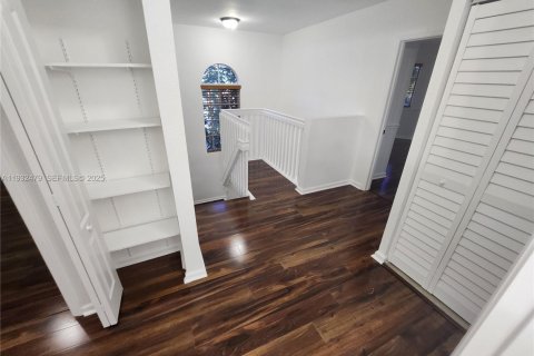 Villa ou maison à louer à Homestead, Floride: 4 chambres, 205.41 m2 № 2252426 - photo 20