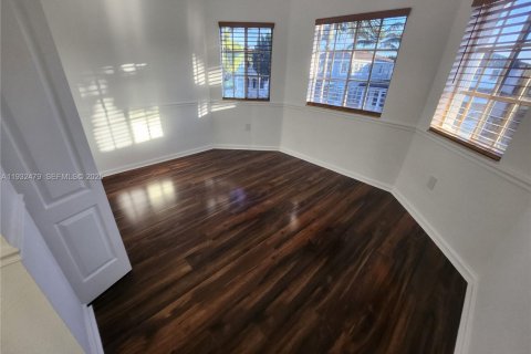 Villa ou maison à louer à Homestead, Floride: 4 chambres, 205.41 m2 № 2252426 - photo 22