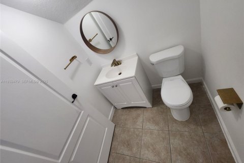 Villa ou maison à louer à Homestead, Floride: 4 chambres, 205.41 m2 № 2252426 - photo 11
