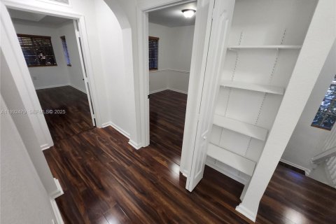 Villa ou maison à louer à Homestead, Floride: 4 chambres, 205.41 m2 № 2252426 - photo 21
