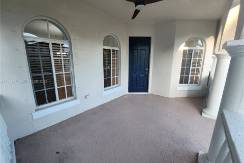 Villa ou maison à louer à Homestead, Floride: 4 chambres, 205.41 m2 № 2252426 - photo 5