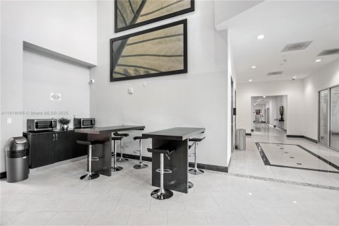 Купить коммерческую недвижимость в Хайалиа, Флорида № 2054266 - фото 16