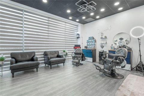 Купить коммерческую недвижимость в Хайалиа, Флорида № 2054266 - фото 11