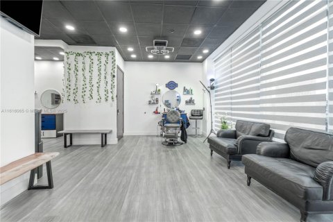 Купить коммерческую недвижимость в Хайалиа, Флорида № 2054266 - фото 9