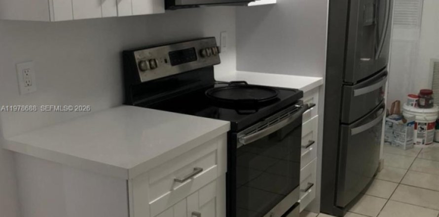 Condo in Miami, Florida, 2 bedrooms  № 2049884