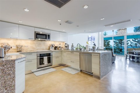 Купить кондоминиум в Майами-Бич, Флорида 2 спальни, 192.31м2, № 1958373 - фото 16