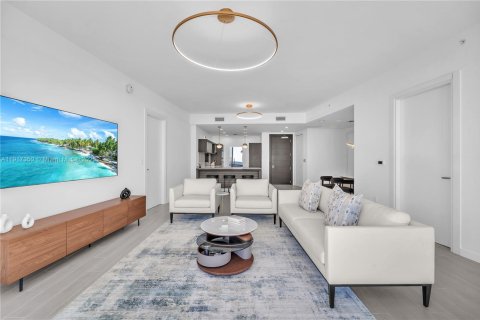 Condominio en alquiler en Miami, Florida, 2 dormitorios, 138.61 m2 № 1973505 - foto 6