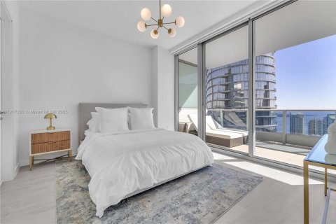 Condominio en alquiler en Miami, Florida, 2 dormitorios, 138.61 m2 № 1973505 - foto 12