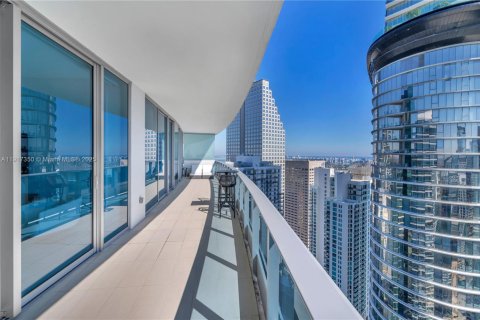 Condominio en alquiler en Miami, Florida, 2 dormitorios, 138.61 m2 № 1973505 - foto 25