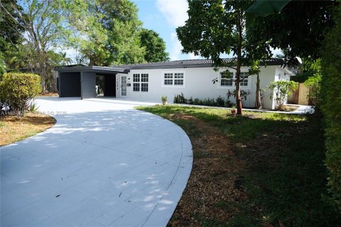 House in Pompano Beach, Florida 3 bedrooms, 120.03 sq.m. № 2048919 - photo 17