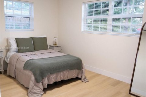 House in Pompano Beach, Florida 3 bedrooms, 120.03 sq.m. № 2048919 - photo 18