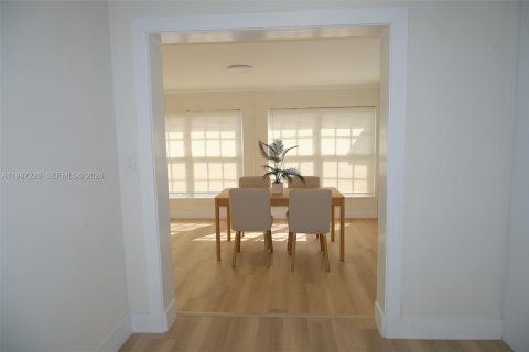 House in Pompano Beach, Florida 3 bedrooms, 120.03 sq.m. № 2048919 - photo 11