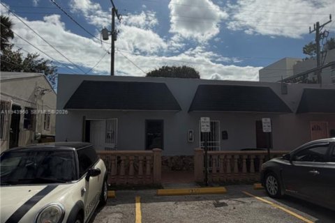 Apartment in Miami, Florida 1 bedroom, 218.51 sq.m. № 2000647