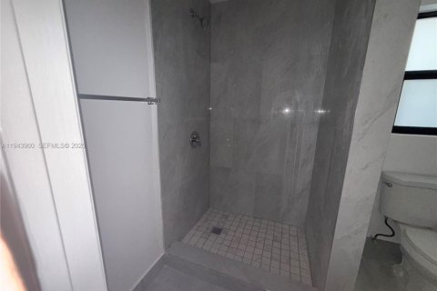 Apartment in Miami, Florida 1 bedroom, 218.51 sq.m. № 2000647 - photo 10