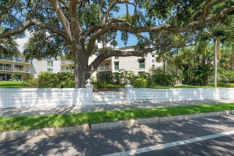 Copropriété à vendre à Tampa, Floride: 2 chambres, 86.96 m2 № 2418552 - photo 27