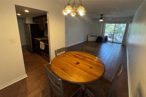 Copropriété à vendre à Tampa, Floride: 2 chambres, 86.96 m2 № 2418552 - photo 11