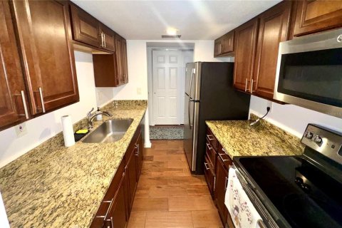 Copropriété à vendre à Tampa, Floride: 2 chambres, 86.96 m2 № 2418552 - photo 7
