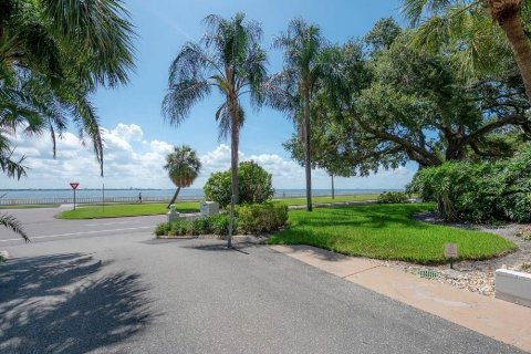 Copropriété à vendre à Tampa, Floride: 2 chambres, 86.96 m2 № 2418552 - photo 25