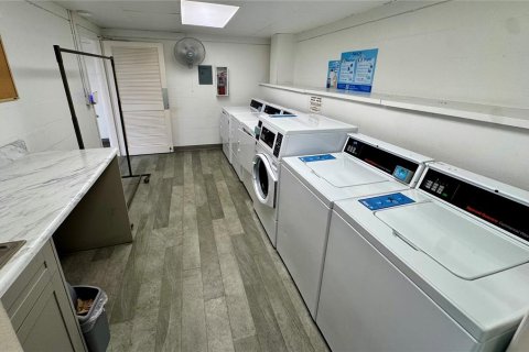 Copropriété à vendre à Tampa, Floride: 2 chambres, 86.96 m2 № 2418552 - photo 19