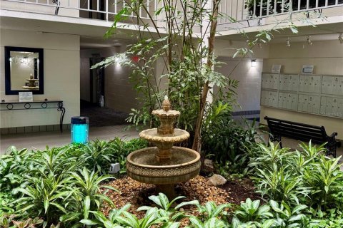 Copropriété à vendre à Tampa, Floride: 2 chambres, 86.96 m2 № 2418552 - photo 5