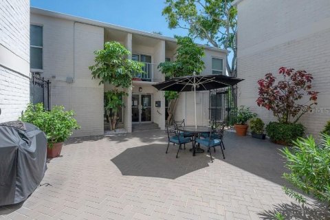 Copropriété à vendre à Tampa, Floride: 2 chambres, 86.96 m2 № 2418552 - photo 24