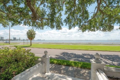 Copropriété à vendre à Tampa, Floride: 2 chambres, 86.96 m2 № 2418552 - photo 4