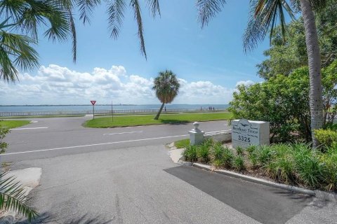 Copropriété à vendre à Tampa, Floride: 2 chambres, 86.96 m2 № 2418552 - photo 3