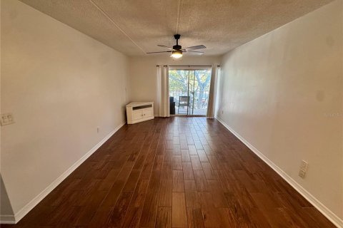 Copropriété à vendre à Tampa, Floride: 2 chambres, 86.96 m2 № 2418552 - photo 8