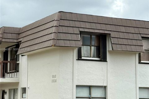 Кондоминиум с 2 спальнями в Майами, Флорида № 2001317