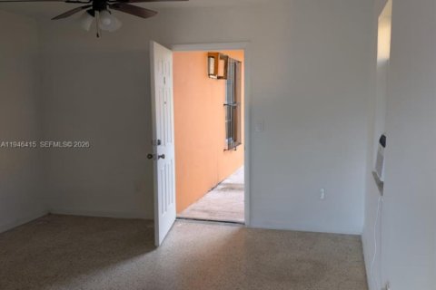 Apartment in Miami, Florida 2 bedrooms, 427.54 sq.m. № 2002759 - photo 5