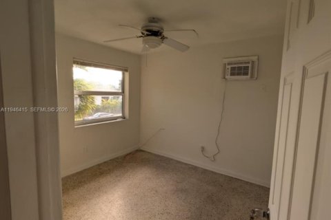 Apartment in Miami, Florida 2 bedrooms, 427.54 sq.m. № 2002759