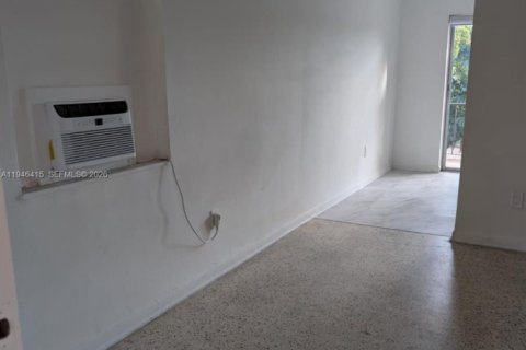 Apartment in Miami, Florida 2 bedrooms, 427.54 sq.m. № 2002759 - photo 11