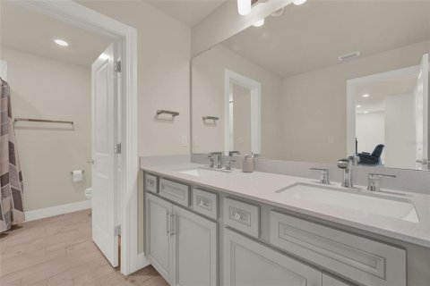 House in Orlando, Florida 5 bedrooms, 286.05 sq.m. № 1821043 - photo 11