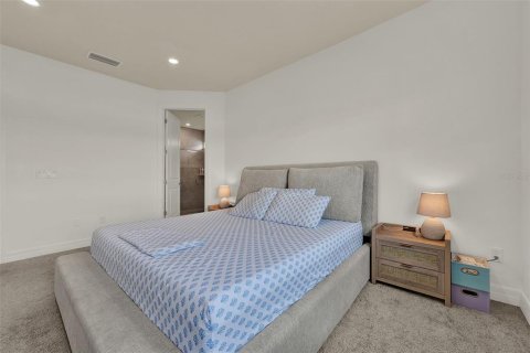 House in Orlando, Florida 5 bedrooms, 286.05 sq.m. № 1821043 - photo 28