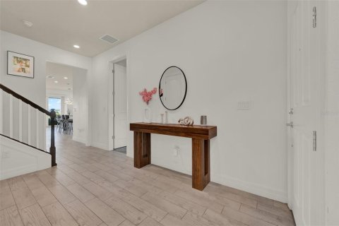 House in Orlando, Florida 5 bedrooms, 286.05 sq.m. № 1821043 - photo 5