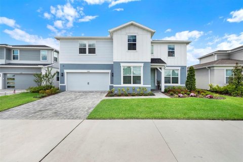 House in Orlando, Florida 5 bedrooms, 286.05 sq.m. № 1821043 - photo 1