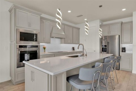 House in Orlando, Florida 5 bedrooms, 286.05 sq.m. № 1821043 - photo 20