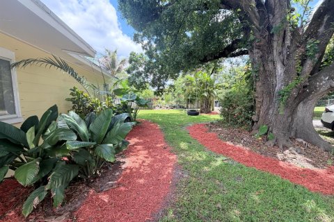 House in Palm Beach Gardens, Florida 3 bedrooms, 98.1 sq.m. № 2260841 - photo 2