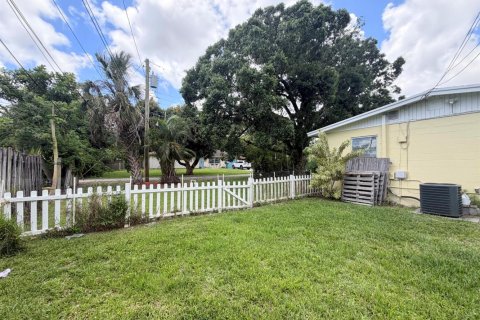 House in Palm Beach Gardens, Florida 3 bedrooms, 98.1 sq.m. № 2260841 - photo 16