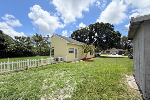 House in Palm Beach Gardens, Florida 3 bedrooms, 98.1 sq.m. № 2260841 - photo 9