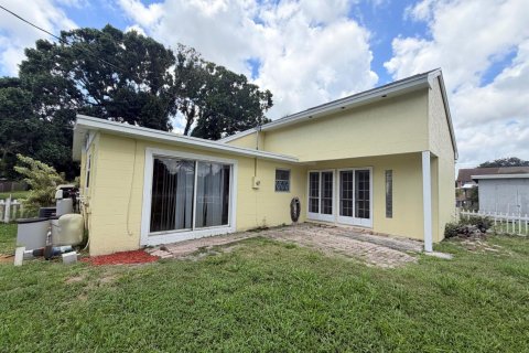 House in Palm Beach Gardens, Florida 3 bedrooms, 98.1 sq.m. № 2260841 - photo 13