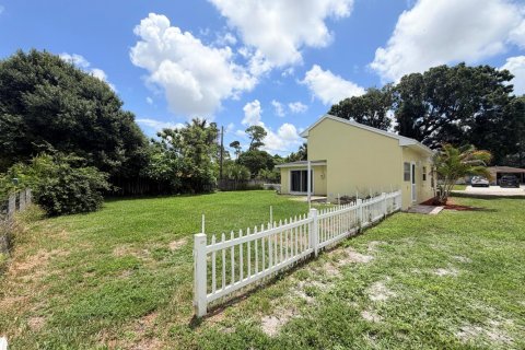 House in Palm Beach Gardens, Florida 3 bedrooms, 98.1 sq.m. № 2260841 - photo 11