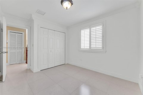 House in Medley, Florida 4 bedrooms, 170.94 sq.m. № 1953999 - photo 30