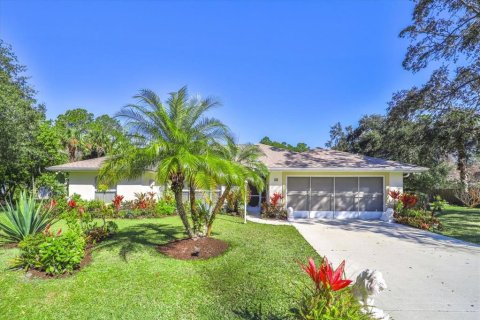 House in Palm Coast, Florida 3 bedrooms, 189.61 sq.m. № 1519368 - photo 1