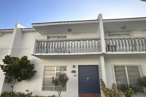 Touwnhouse à vendre à Palmetto Bay, Floride: 3 chambres, 152.17 m2 № 2079891 - photo 3