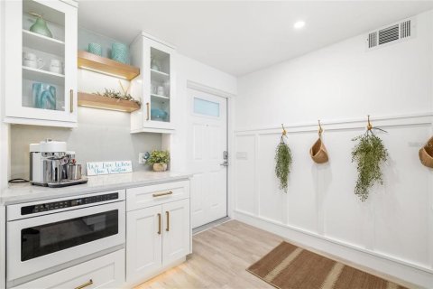 Condo in Sarasota, Florida, 2 bedrooms  № 1916078 - photo 12