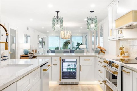 Condo in Sarasota, Florida, 2 bedrooms  № 1916078 - photo 17